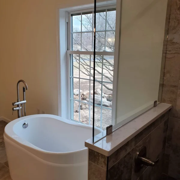 Martinsburg Addition - Tub by window